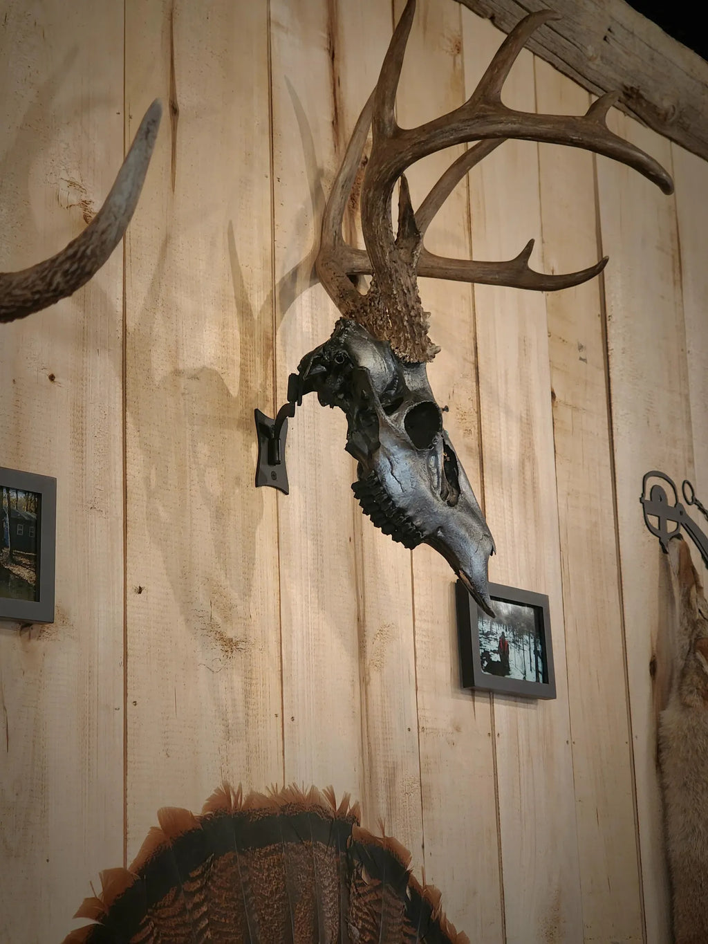 Original - Swivel Skull Hanger
