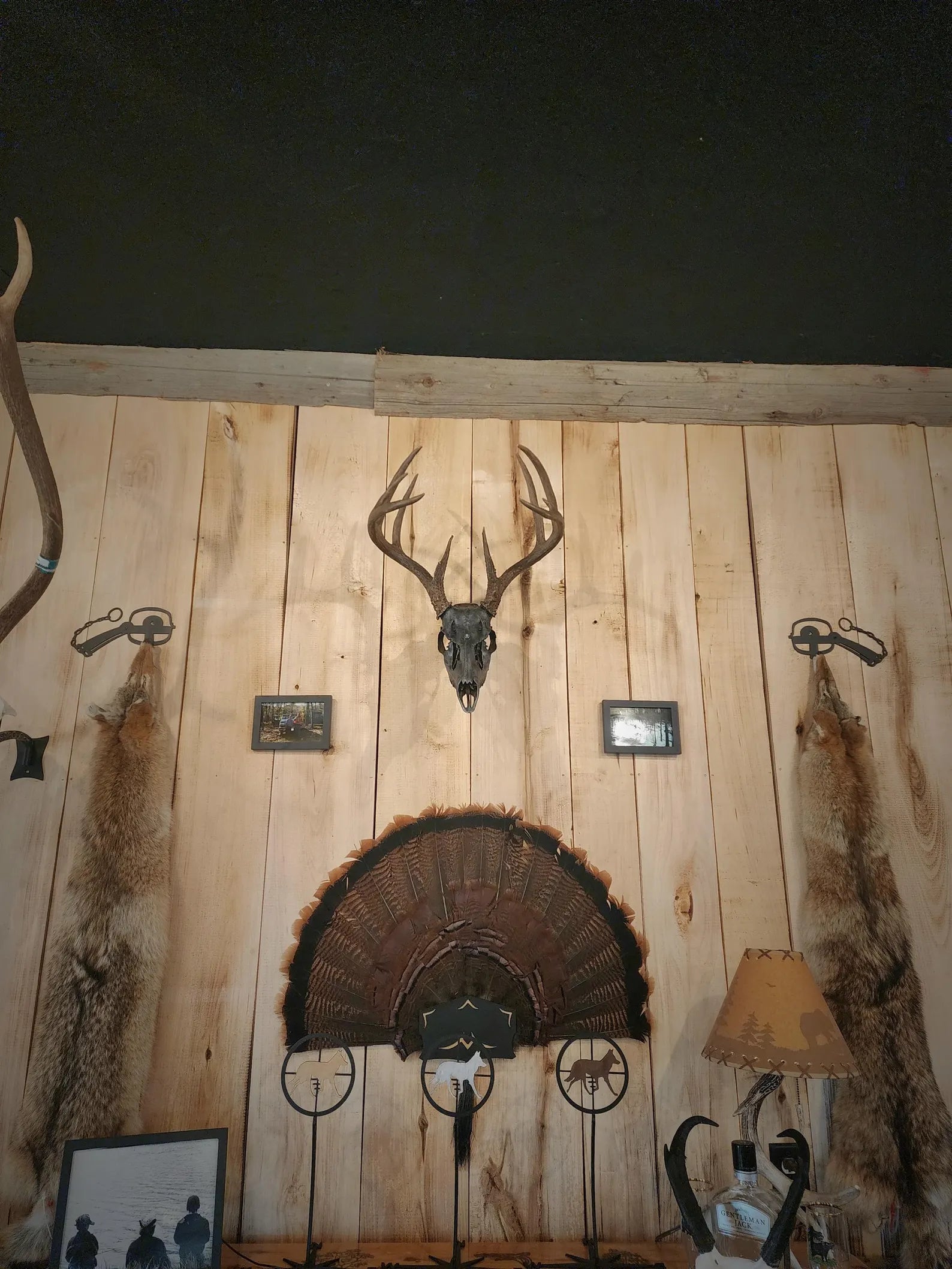 Original - Swivel Skull Hanger