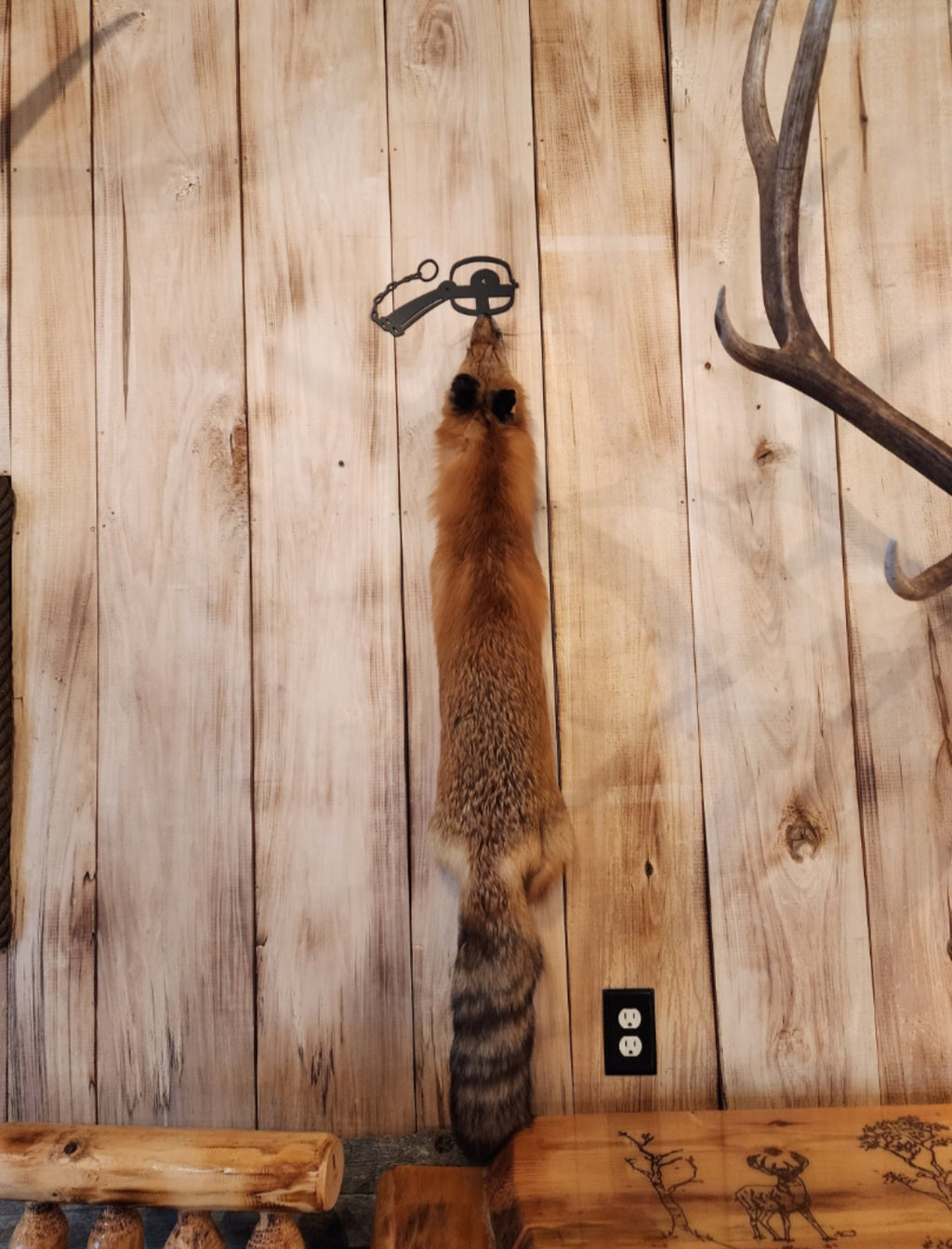 Foot Trap - Fur Hanger
