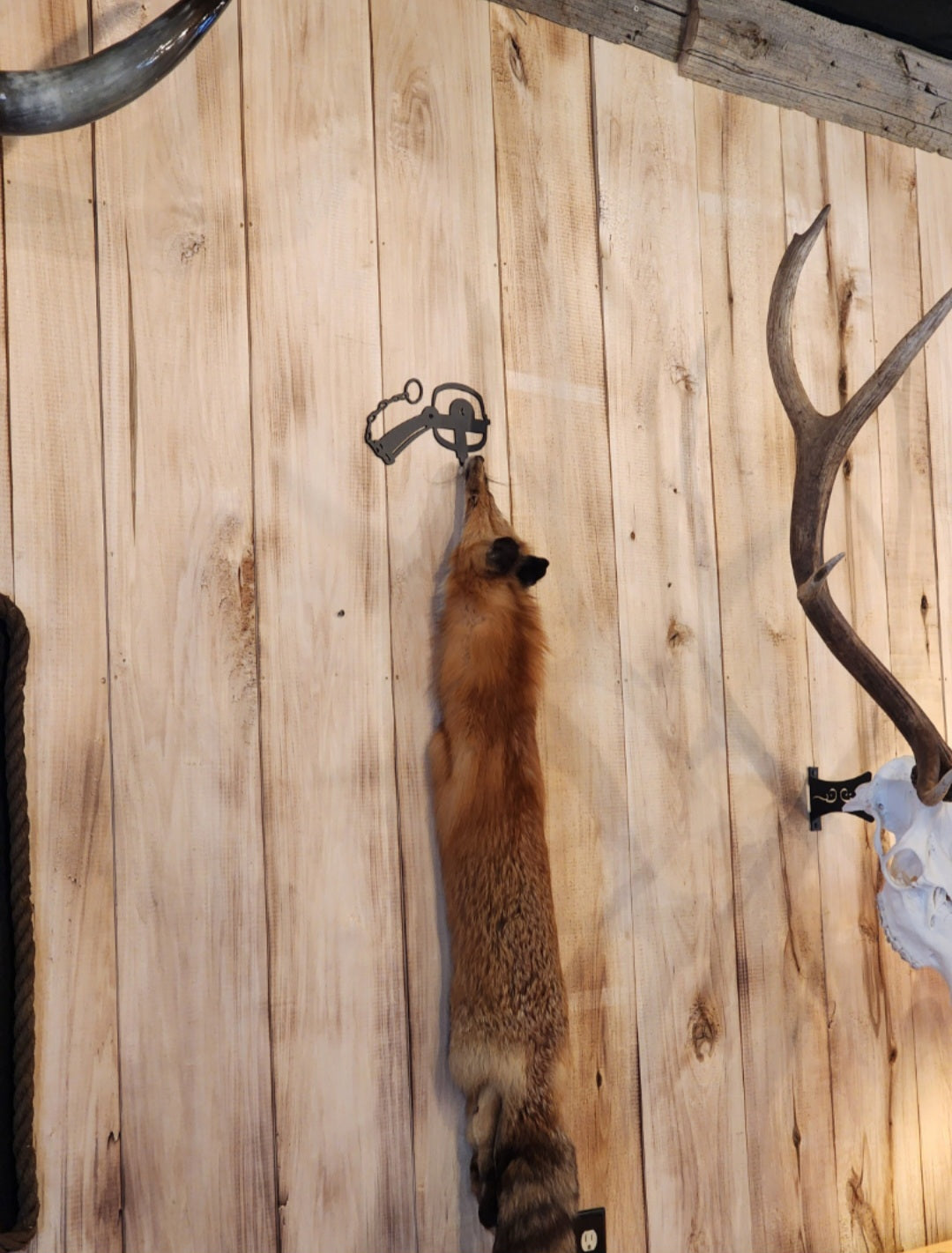 Foot Trap - Fur Hanger